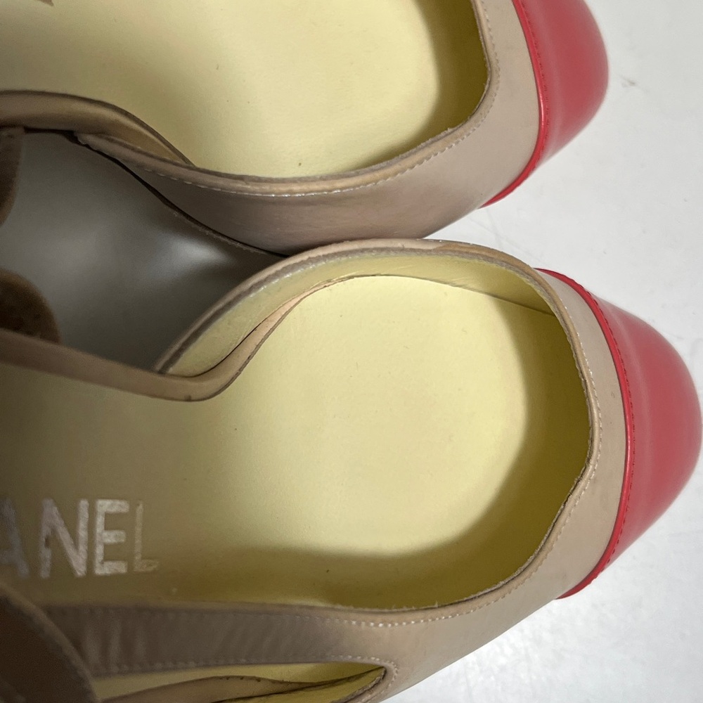 CHANEL Women's Red and Beige Heels - Picture 9 of 10
